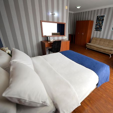 Aura Boutique Hotel Batum Oda fotoğraf