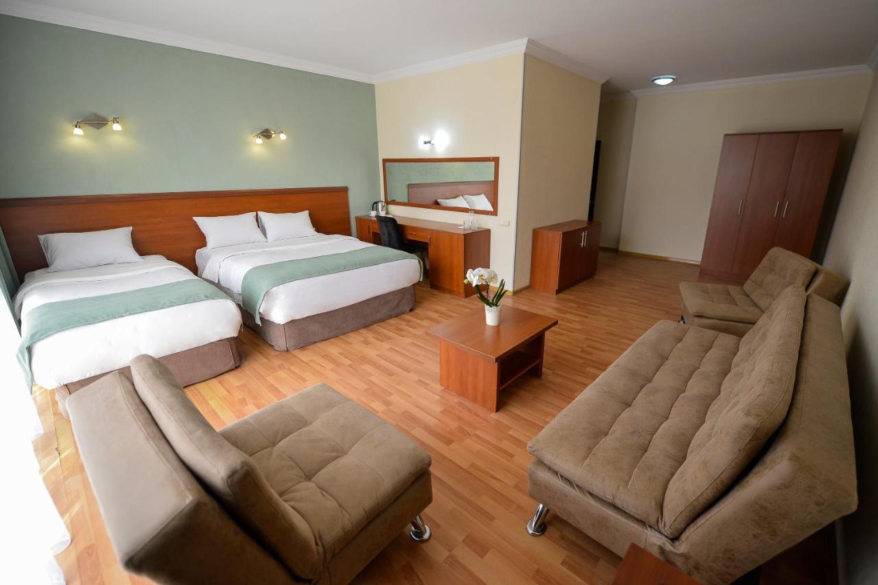 Aura Boutique Hotel Batum Dış mekan fotoğraf